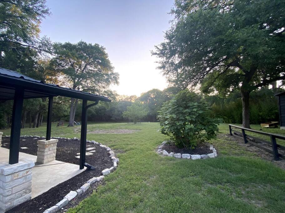 Relaxing Alpaca Ranch Mins From Downtown Wimberley Villa Exterior photo